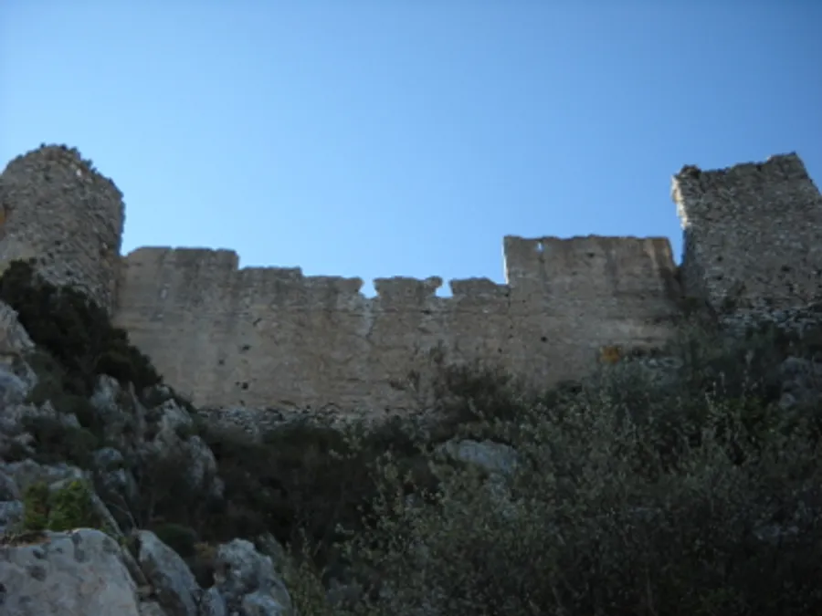 Murallas del Castillo de Confrides