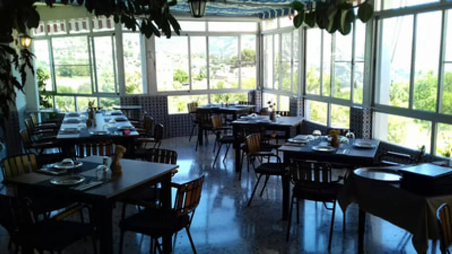 Comedor interior del restaurante