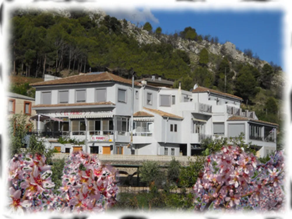 Pensión El Pirineo en Confrides