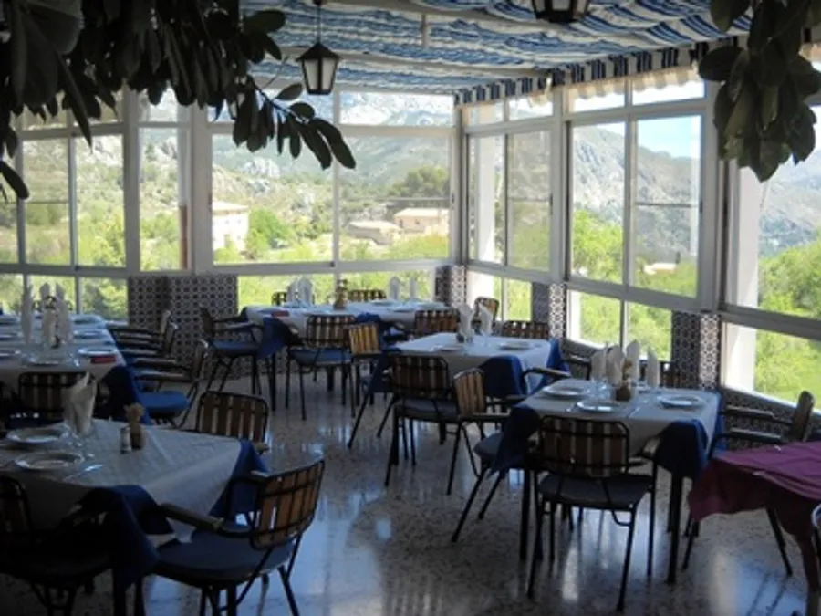 Terraza acristalada del restaurante